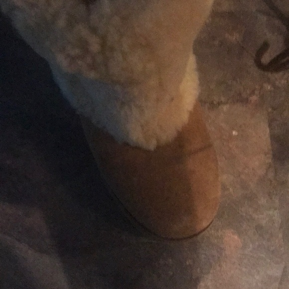 Uggs - Picture 2 of 2